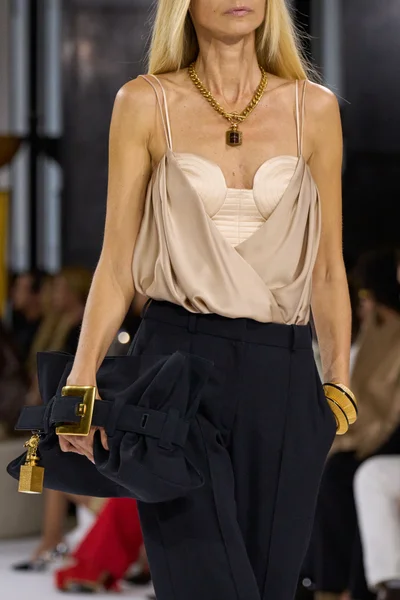Look 117